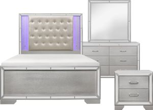 Homelegance® Aveline 4-Piece Silver Queen Panel Bed Set