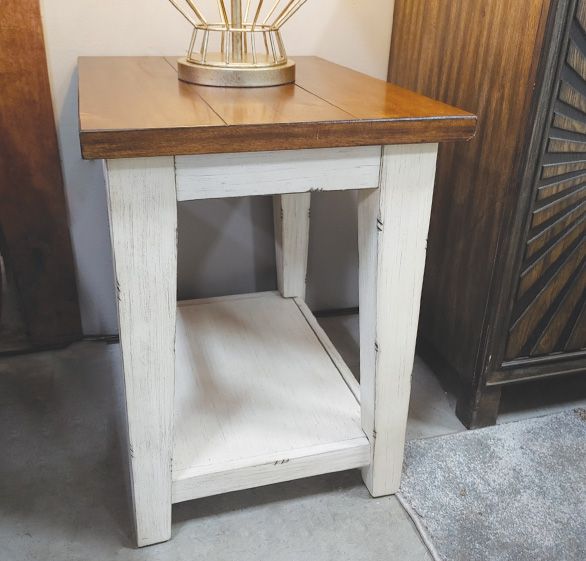 Liberty Furniture Lancaster Weathered Bark Chair Side Table with Antique White Base