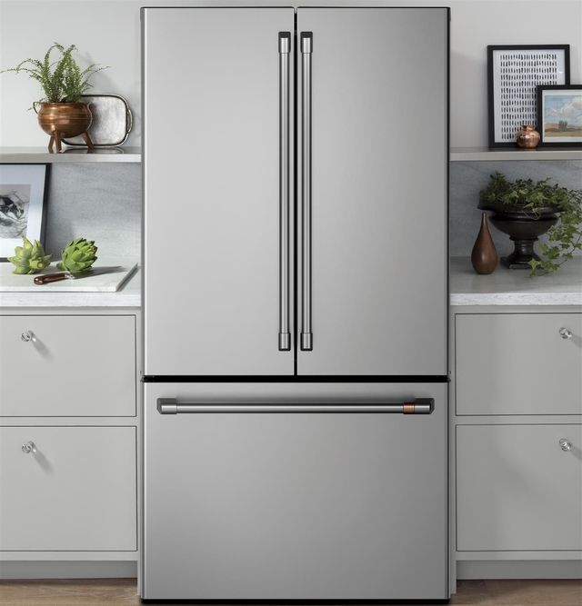 Réfrigérateur à portes françaises à profondeur de comptoir de 36 po Cafe™ de 23,1 pi³ - Acier inoxydable 7