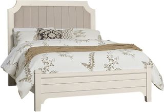 Vaughan-Bassett Bungalow Lattice Full Upholstered Bed