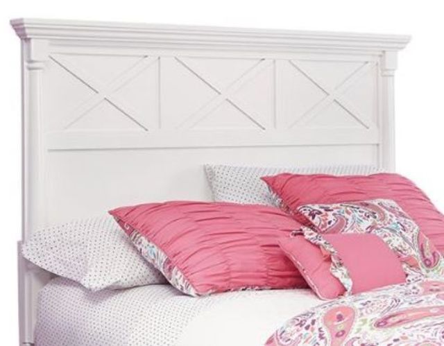 Signature Design by Ashley® Kaslyn 5-Piece White Queen Panel Headboard Bed Set 1