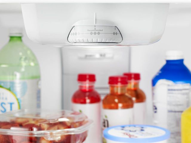 Réfrigérateur à congélateur supérieur de 33 po Whirlpool® de 21,3 pi³ - Acier inoxydable monochromatique 9