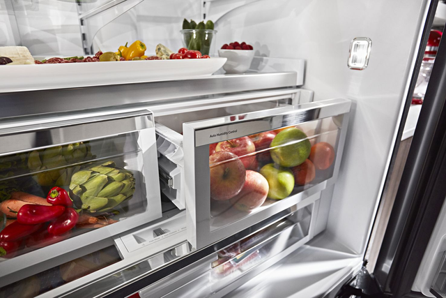 Réfrigérateur à portes françaises de 36 po KitchenAid® de 26,8 pi³ - Acier inoxydable résistant aux traces de doigts 2