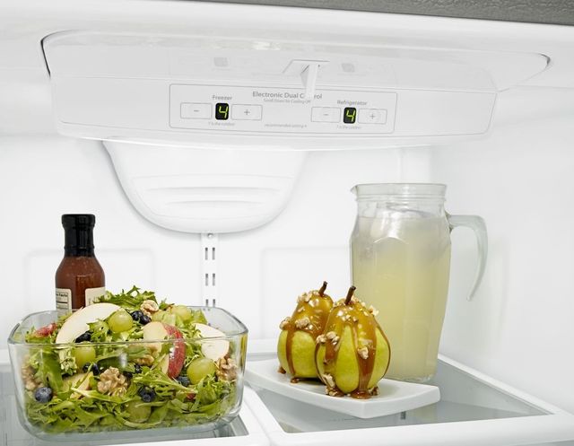 Réfrigérateur à congélateur inférieur de 29 po Amana® de 18,0 pi³ - Acier inoxydable 5