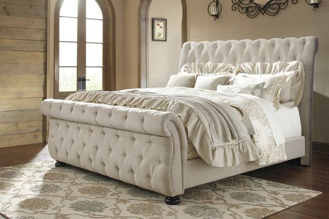 Signature Design by Ashley® Willenburg Linen Queen Upholstered Sleigh Bed-2