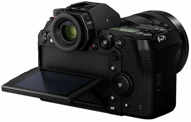 Panasonic® LUMIX S1 24.2MP Digital Mirrorless Camera Kit 9