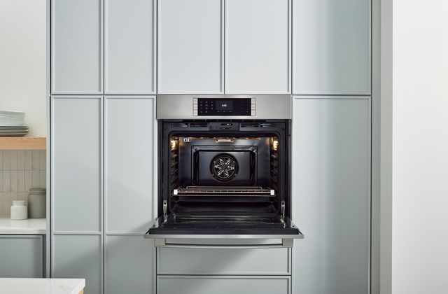 Bosch 800 Series 30" Stainless Steel Electric Built In Single Oven 8