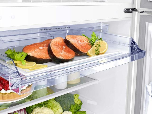 Samsung 21.1 Cu. Ft. White Top Freezer Refrigerator 6