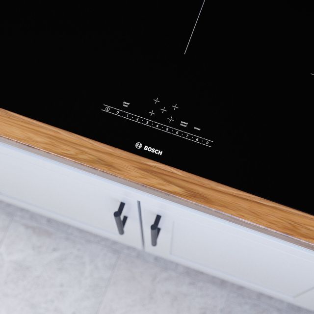 Bosch 500 Series 36" Black Induction Cooktop 4