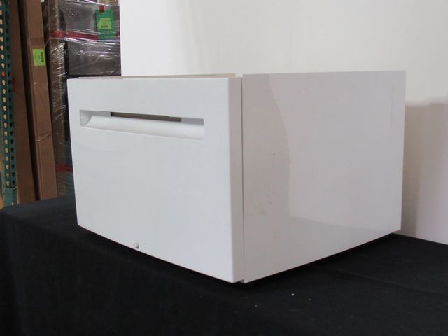 OUT OF BOX Bosch 23.63" White Dryer Pedestal-1
