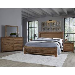 Vaughan-Bassett Dovetail King Block Bed, Dresser, Mirror and Nightstand