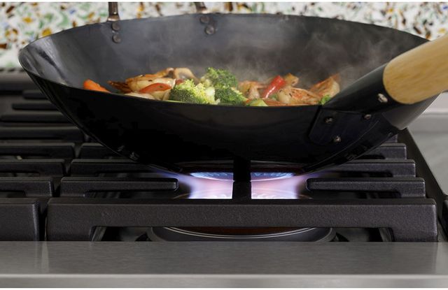 Café™ 36" Stainless Steel Pro Style Gas Range 23