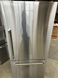 ASIS-Fisher & Paykel Series 7 17.1 Cu. Ft. Stainless Steel Bottom Freezer Refrigerator