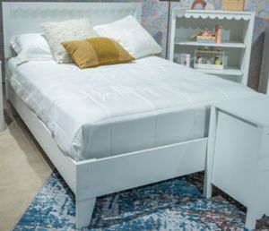 Signature Design by Ashley® Hallityn White Twin Panel Platform Bed