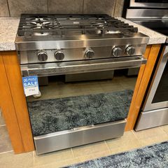 30" Smart Slide-In Gas Range with Convection