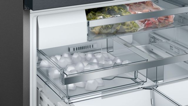 Réfrigérateur à portes françaises à profondeur de comptoir de 36 po Bosch® de 21,0 pi³ - Acier inoxydable noir 8
