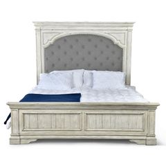 Steve Silver Co. Highland Park Cathedral White Queen Bed