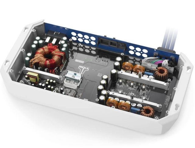 JL Audio® 1000 W 5 Ch. Class D Marine System Amplifier with Integrated DSP 4