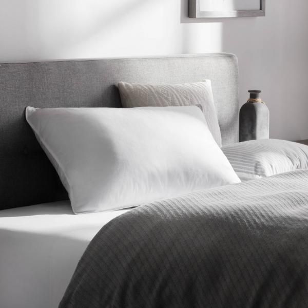 Weekender® Down-Blend Standard Pillow 4