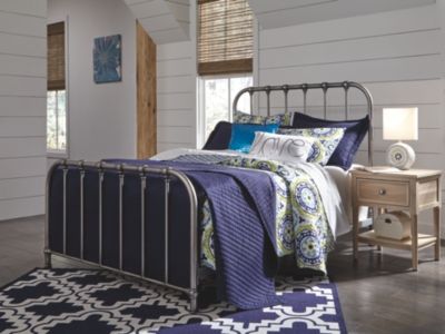 Signature Design by Ashley® Nashburg Silver Queen Metal Bed 2
