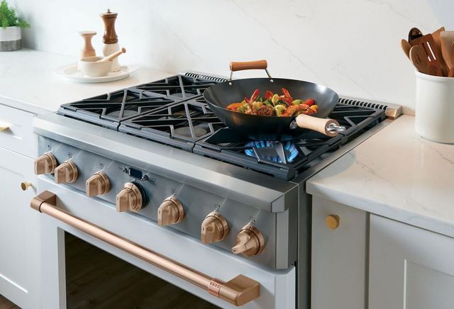 Café™ 36" Stainless Steel Professional Style Dual Fuel Range 19