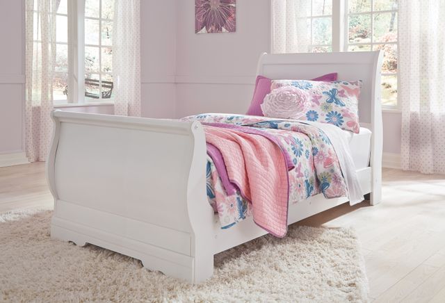 Panneau de pied de lit simple simple Anarasia, blanc, Signature Design by Ashley® 1