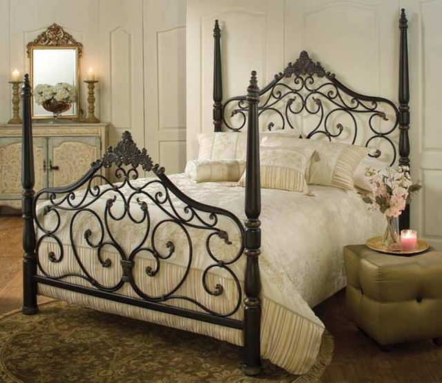 Hillsdale Furniture Parkwood Black Gold Queen Bed
