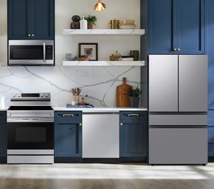 SAMSUNG 4 Piece Kitchen Package with a 29 cu. ft. 4-Door French Door refrigerator with Beverage Center and Dual Ice Maker PLUS a FREE Countertop Ice Maker!