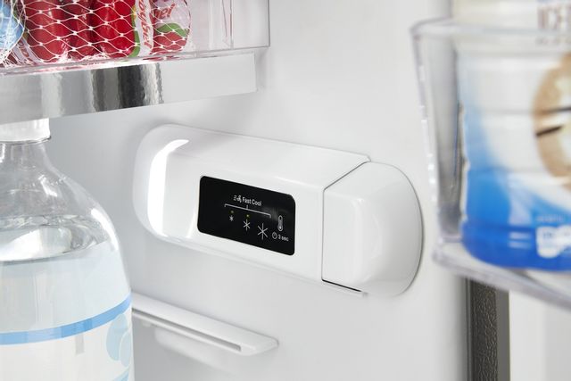 Réfrigérateur à congélateur supérieur de 24 po Whirlpool® de 11,6 pi³ - Acier inoxydable résistant aux traces de doigts 12