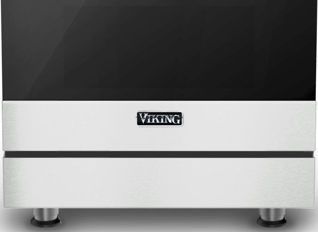 Viking® 3 Series 30" Stainless Steel Free Standing Electric Range 3