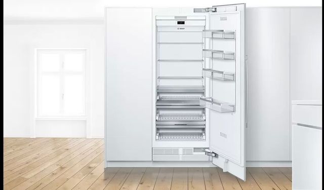 Bosch Benchmark® Series 16.8 Cu. Ft. Custom Panel Built-in Column Refrigerator 5