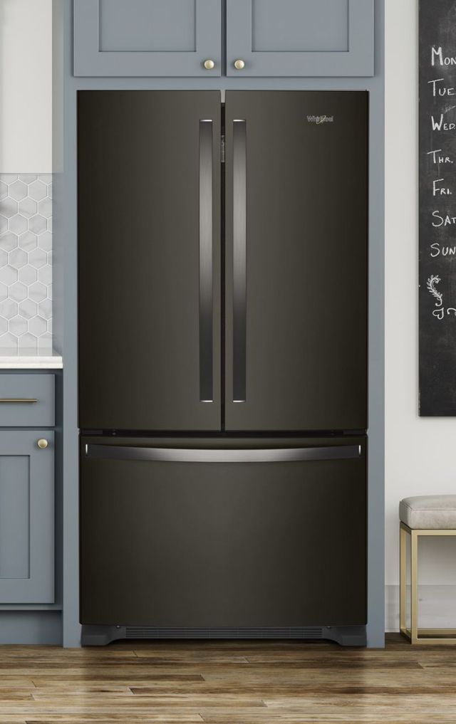Réfrigérateur à portes françaises de 36 po Whirlpool® de 25,2 pi³ - Acier inoxydable noir résistant aux traces de doigts 2