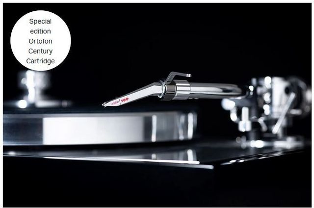 Pro-Ject Black with Aluminium Turntable 2