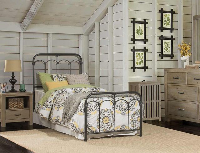 Hillsdale Furniture Jocelyn Black Speckle Queen Bed Kit with Frame 6