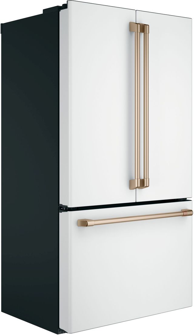 Réfrigérateur à portes françaises à profondeur de comptoir de 36 po Cafe™ de 23,1 pi³ - Blanc mat 1