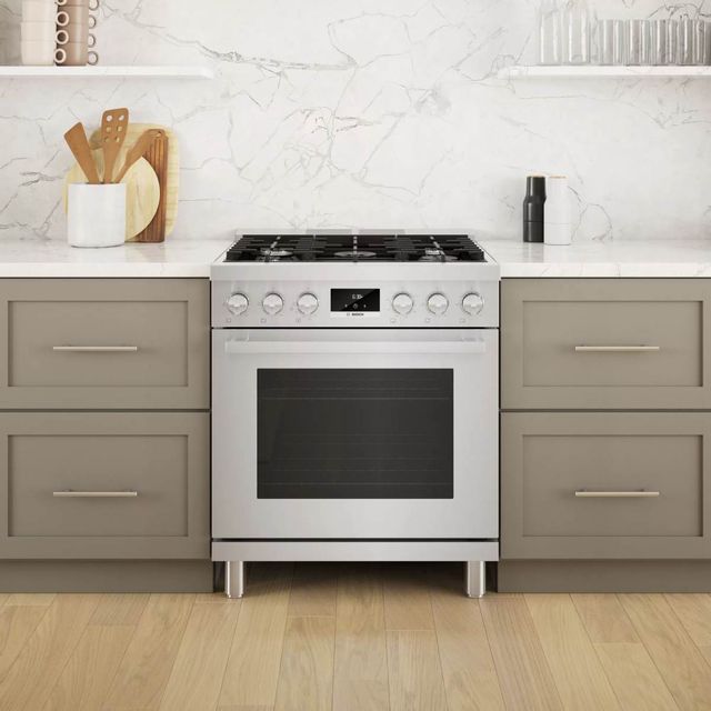 Bosch 800 Series 30" Stainless Steel Pro Style Natural Gas Range 3