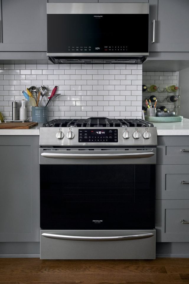 Frigidaire Gallery® 30" Stainless Steel Freestanding Gas Range with Air Fry-5