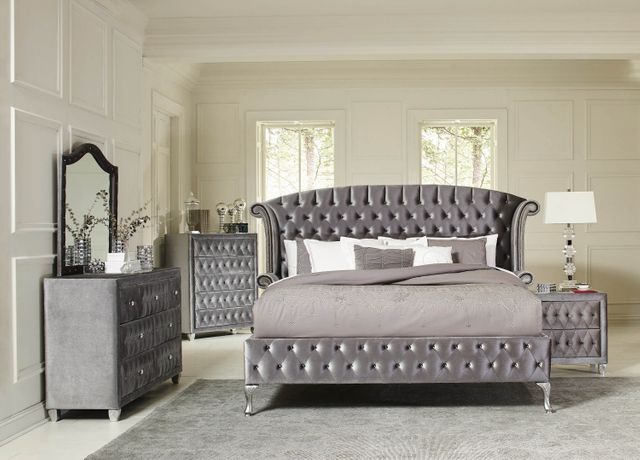 Coaster® Deanna Metallic Queen Upholstered Bed 3