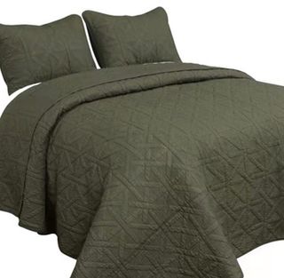 Signature Design by Ashley® Guslea Dark Olive Green Queen Coverlet Set
