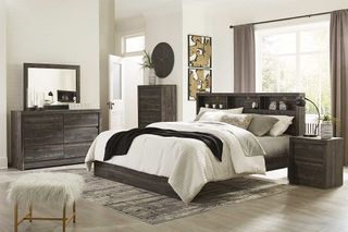 Benchcraft® Vay Bay Charcoal 3 Piece Queen Bookcase Panel Bedroom Set