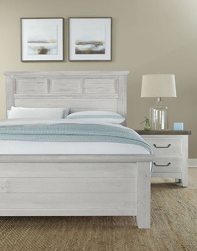 Vaughan-Bassett Sawmill Alabaster Two Tone Queen Louver Bed 3