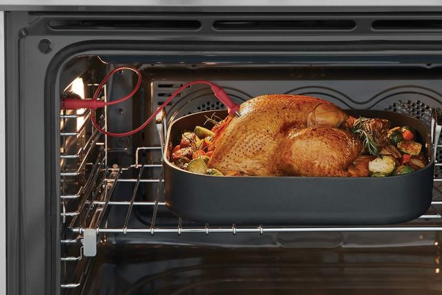 Frigidaire Professional® 36'' Smudge-Proof® Stainless Steel Pro Style Gas Range 9