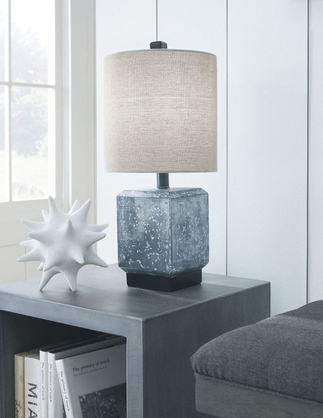 Lampe de table en polyrésine Jamila, gris/noir, de Signature Design by Ashley® 2