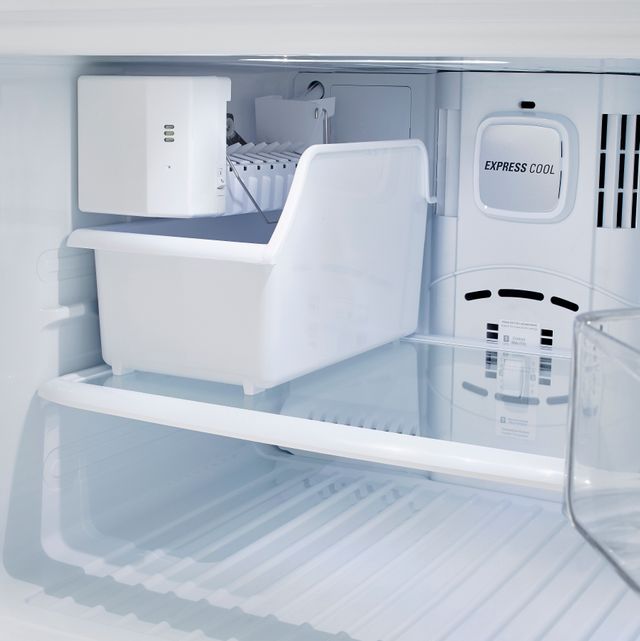 LG 20.20 Cu. Ft. Smooth White Top Freezer Refrigerator 8