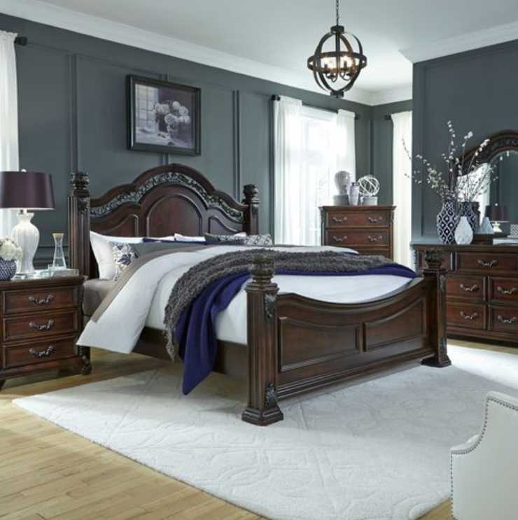 Queen poster outlet bedroom sets