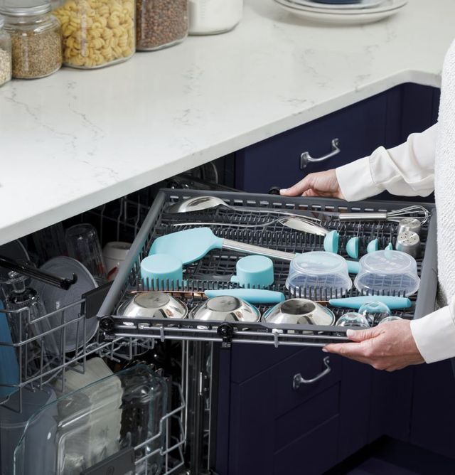 GE® 24" Black Slate Built In Dishwasher 4