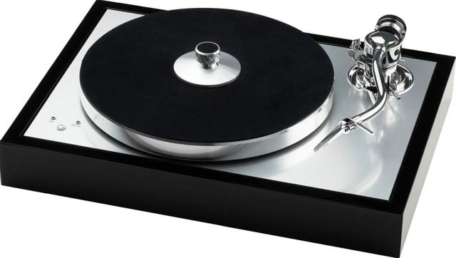 Pro-Ject Black with Aluminium Turntable