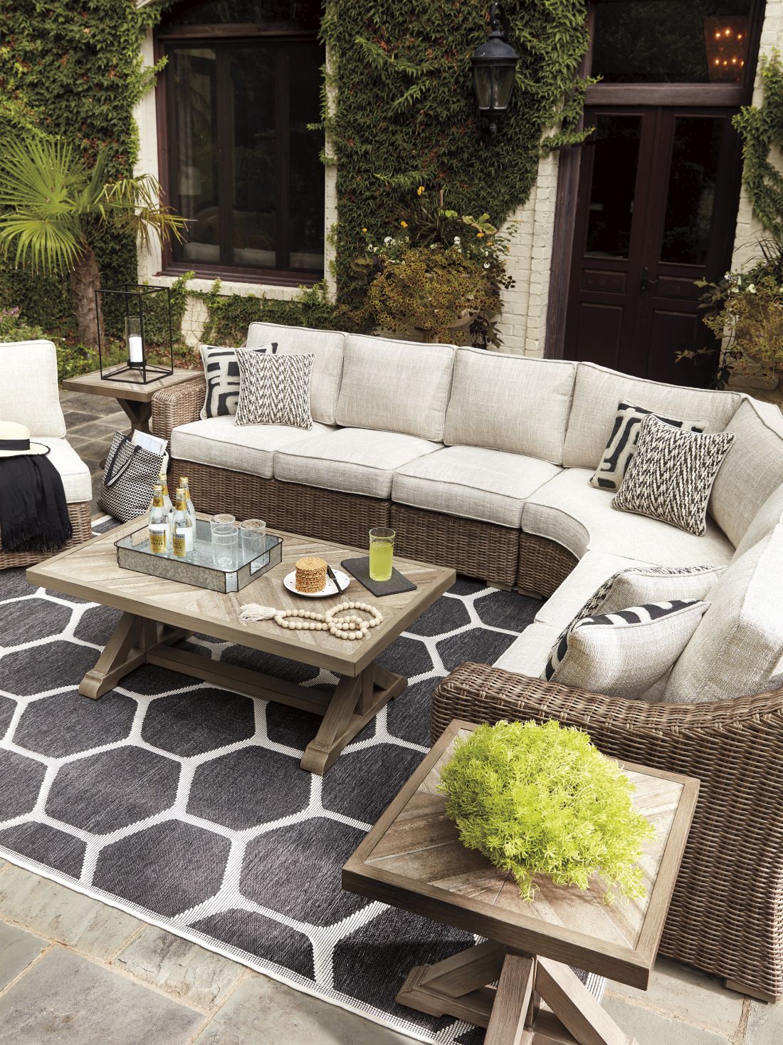 Beachcroft beige outdoor on sale living room set