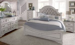 Liberty Furniture Magnolia Manor 7 Piece Antique White Queen Upholstered Bedroom Set