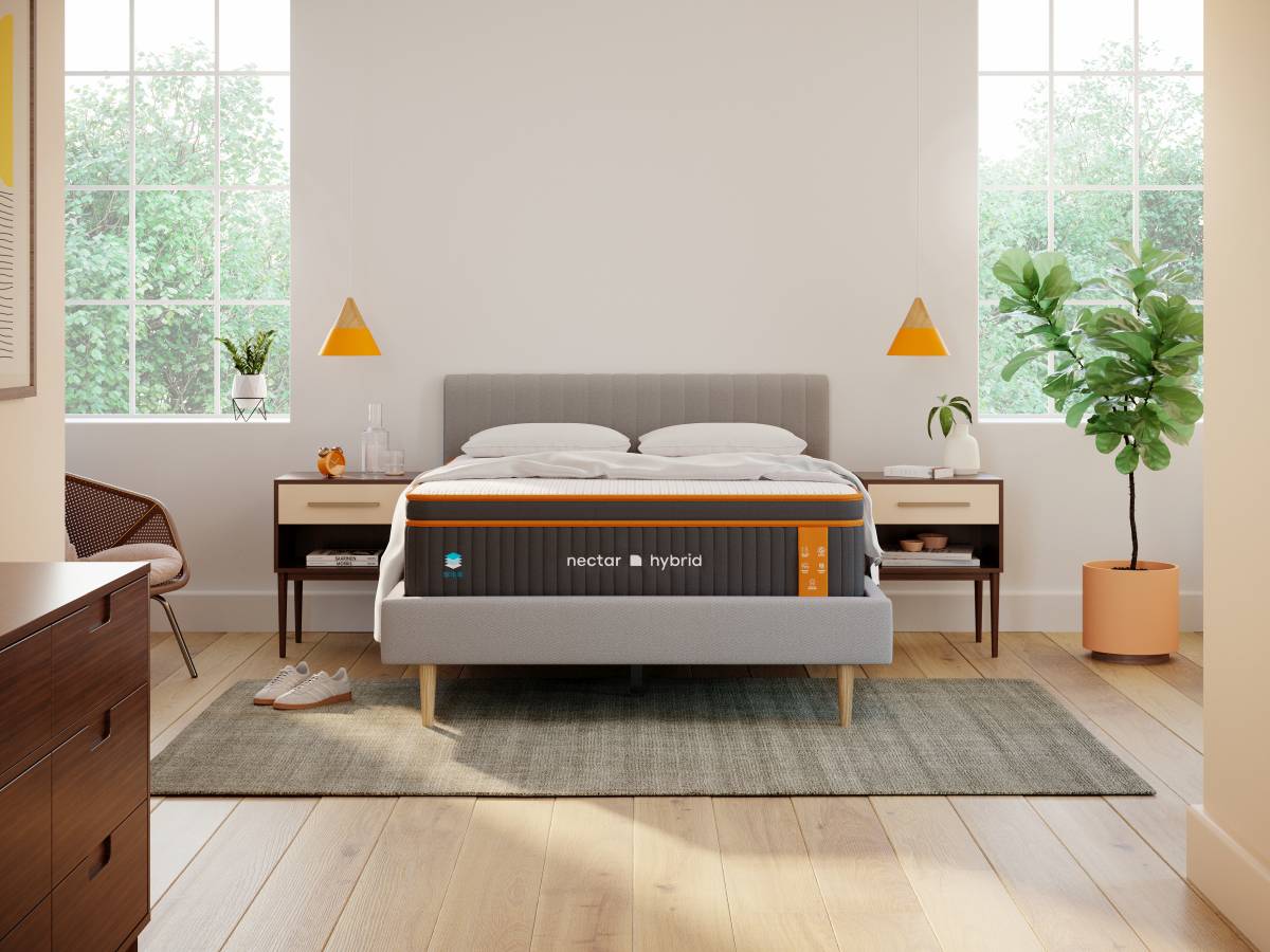 Nectar Premier Copper Hybrid Euro Top Medium Plush King Mattress In A ...